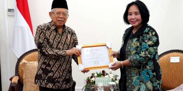 Ketua Umum IUMKM Akumandiri Hermawati Setyorini Bersama Wapres KH. Ma'ruf Amin