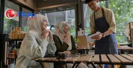 kedai kopi sukses dan ramai pengunjung